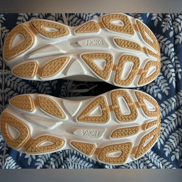 Hoka Bondi 8 White/Cantalope Running Shoes size 7.5b - Picture 3 of 10